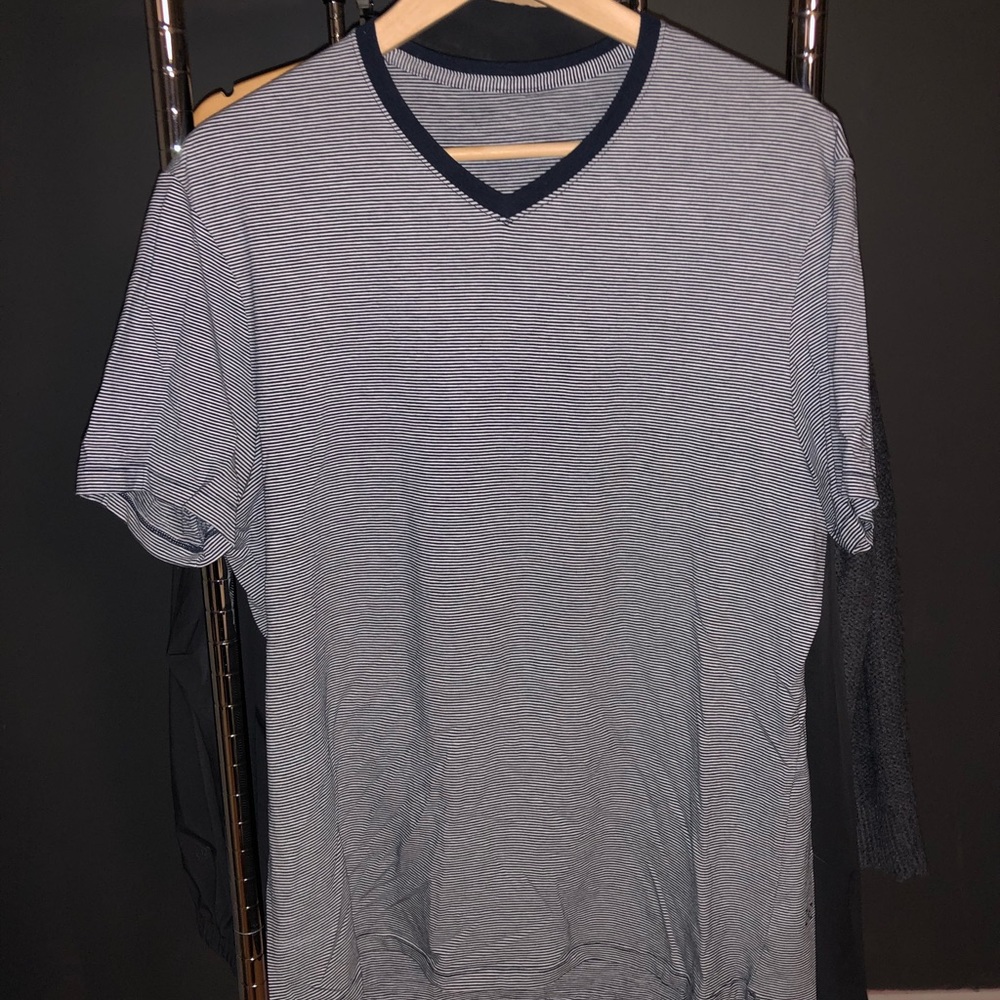 Lululemon 5 Year Basic V-Neck